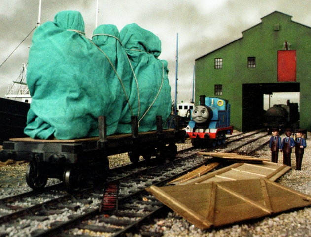File:ThomasandtheStatue85.png