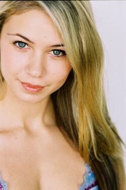 Ayla Kell 2