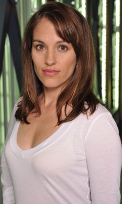 Amy Jo Johnson 3