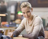 Leslie Bibb 2