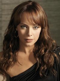 Melinda Clarke 4