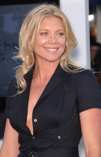 Peta Wilson 5