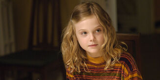 Phoebe-Elle-Fanning xxjw7k