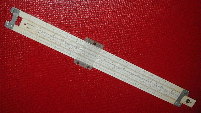 File:Sliderule.PickettN902T.agr.jpg
