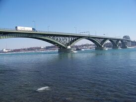 800px-Peace Bridge