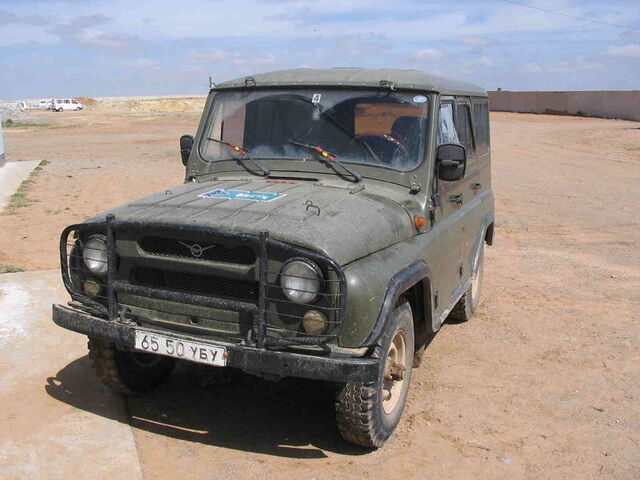 File:UAZ-469.jpg