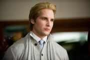 250px-Carlisle cullen.jpg