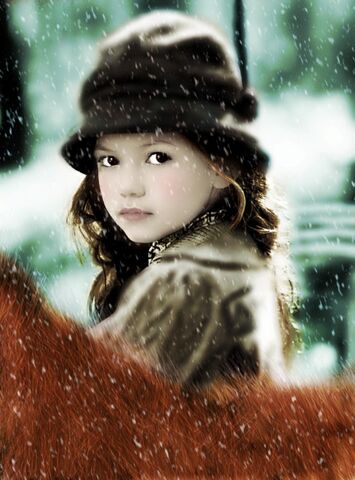 File:936full-mackenzie-foy-11-560x757.jpg