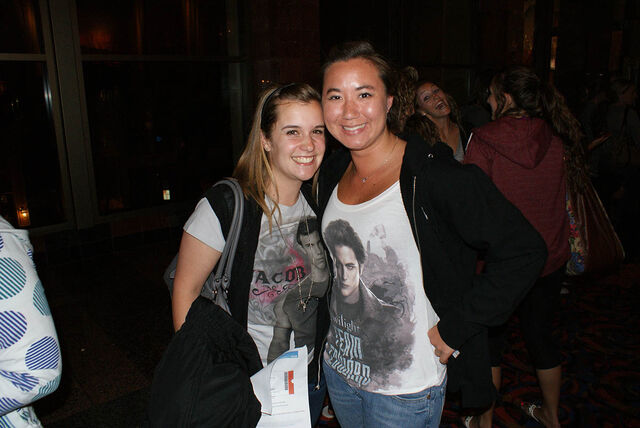 File:Twilightpremiere34.jpg