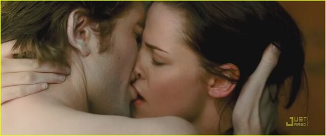 File:NewMoonKiss-1.jpg