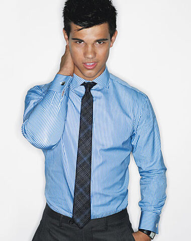 File:Taylor-lautner-806.jpg