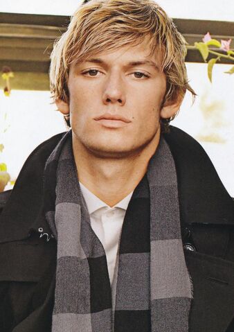 File:AlexPettyfer.jpg