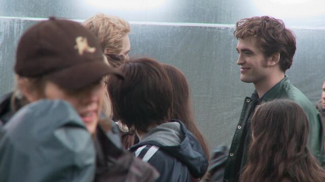 File:-Eclipse-Behind-The-Scenes-Screencaps-edward-and-bella-17365750-1920-1080.jpg
