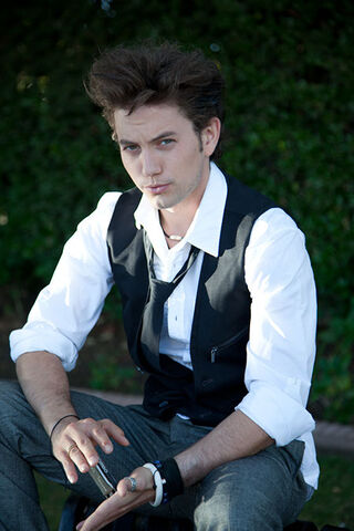 File:Jackson Rathbone 6.jpg