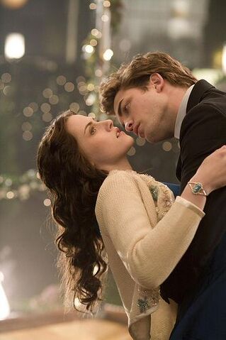 File:Edward bella prom.jpg
