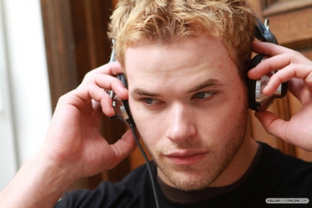 File:Kellan Lutz 60.jpg