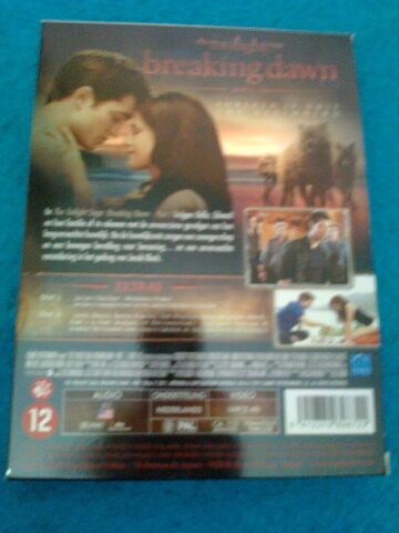 File:Thebacktwilightbreakingdawnpart1dvd.jpg