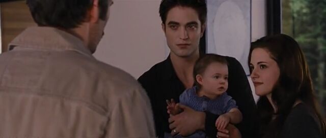 File:Edward-bella-renesmee-bd2.jpg