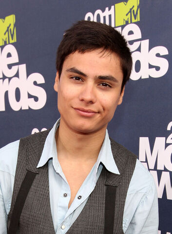 File:Kiowa+Gordon+2011+MTV+Movie+Awards+Red+Carpet+r-wsjvSTbSxl.jpg