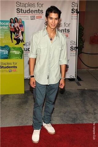File:TVC008-20110808TeenChoiceMQ.jpg