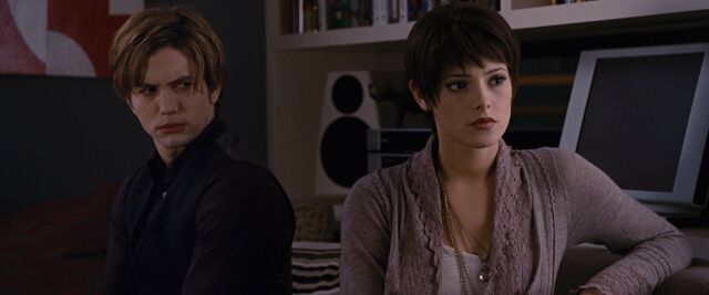 File:Alice-Cullen-in-Breaking-Dawn-part-1-twilight-series-33647653-1920-800.jpg
