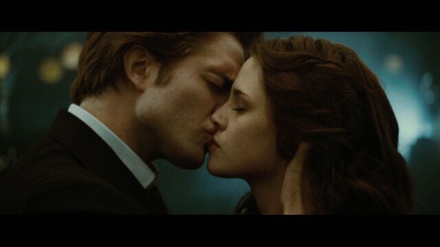File:Promkiss.jpg
