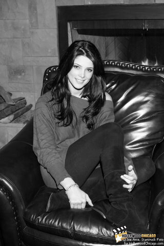 File:Portraits-Ashley-Greene-Kellan-Lutz-of-The-Twilight-Saga-New-Moon-in-Chicago-ashley-greene-9185831-467-700.jpg