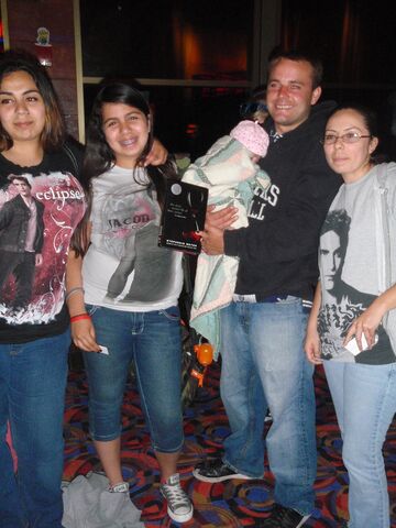 File:Twilightpremiere101.jpg