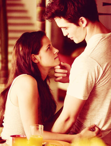 File:Bella-swan-breaking-dawn-couple-edward-cullen-love-Favim.com-330059.jpg