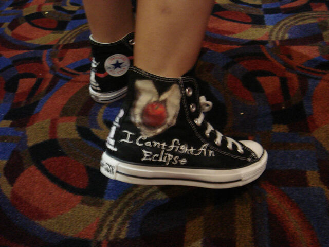 File:Twilightpremiere91.jpg