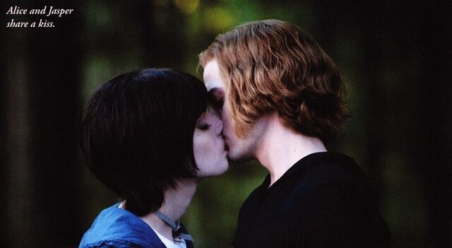 File:Eclipse-Movie-Companion-HQ-alice-and-jasper-13524493-809-444.jpg