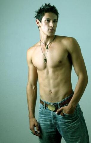 File:Alex-Meraz-paul-alex-meraz-5112723-318-500.jpg