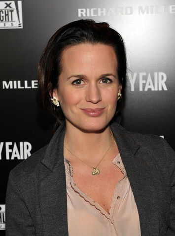 File:Elizabeth+Reaser+Vanity+Fair+Campaign+Hollywood+MdOHtdNpg9sl.jpg