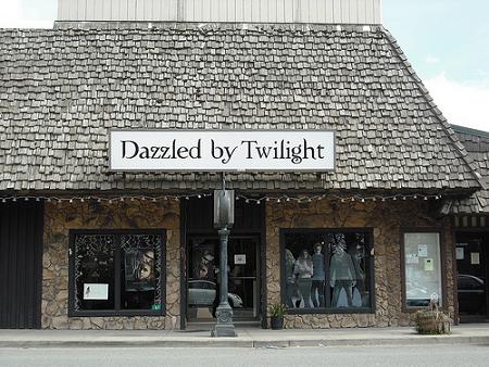 File:Dazzled-by-twilightggg.jpg