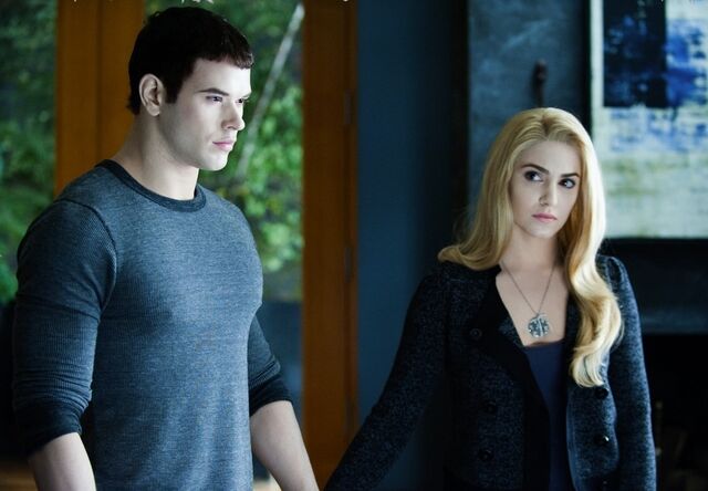 File:-Eclipse-DVD-Stills-HQ-emmett-cullen-17413020-1102-764.jpg