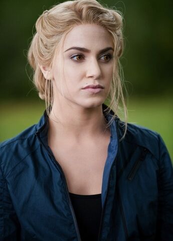 File:-Eclipse-DVD-Stills-HQ-rosalie-hale-17412907-536-744.jpg