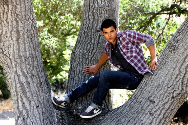Taylor-outtakes-4-600x399