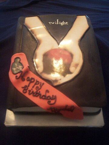 File:Normal Twilight Cakedfdg.jpg