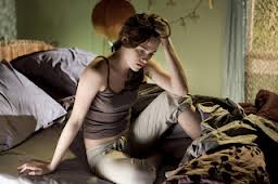 File:Bella swan in sweats 2.jpg