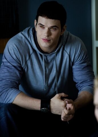 File:-Eclipse-DVD-Stills-HQ-eclipse-movie-17412843-534-744.jpg