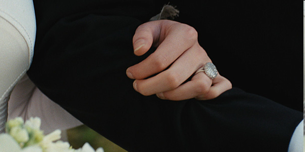File:BDBella'sHand.png