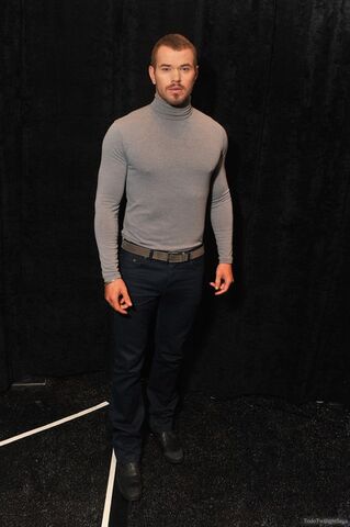 File:TodoTwilightSaga - Kellan 08.jpg