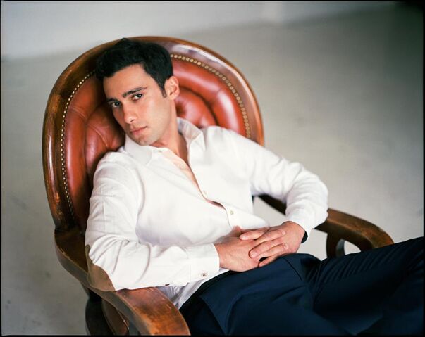 File:Arash-modeling-Hannes-Caspar.jpg