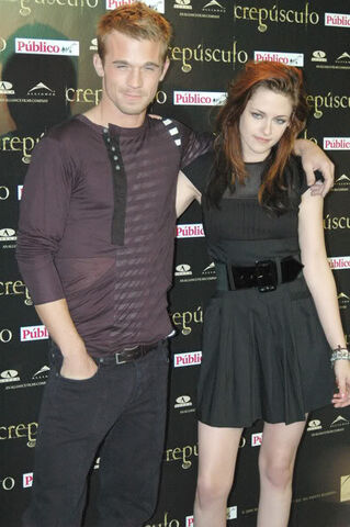 File:TwilightPremiereInMadridpys8kBgetem.jpg
