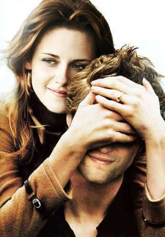 File:Edward-Bella-edward-and-bella-14685345-348-500.jpg