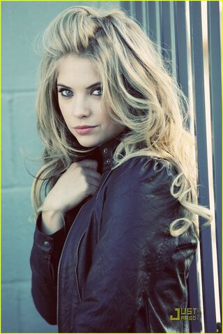 File:Animaatjes-ashley-benson-17781.jpg