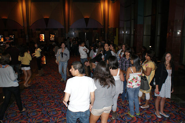 File:Twilightpremiere41.jpg