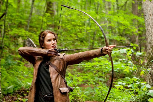 File:Jennifer-lawrence-stars-as-katniss-everdeen-in-the-hunger-games.jpg