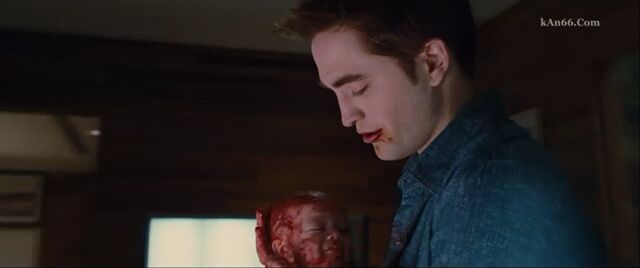File:Edward-Renesmee.jpg
