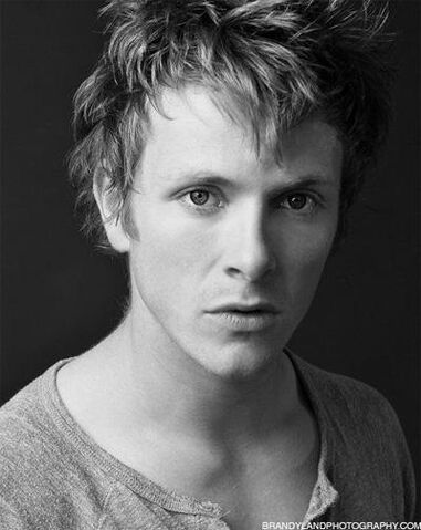 File:Charlie Bewley3.jpg